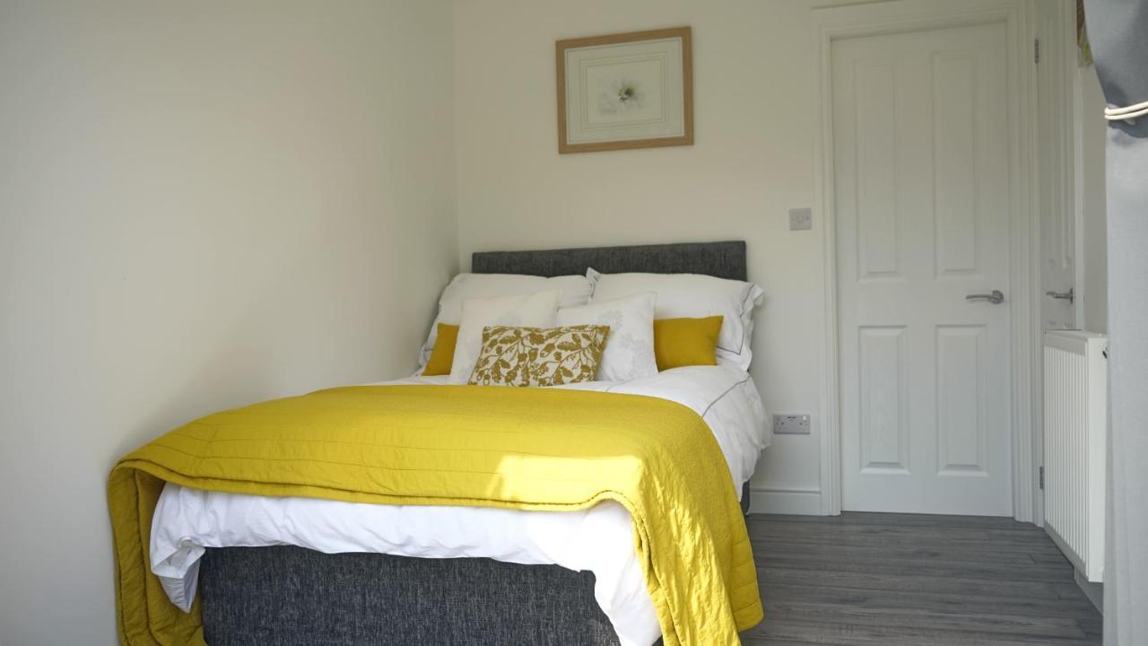 Palm House Apartment Уиднис Екстериор снимка