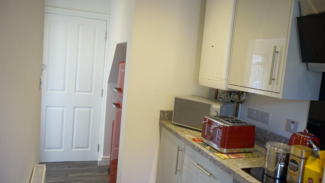 Palm House Apartment Уиднис Екстериор снимка