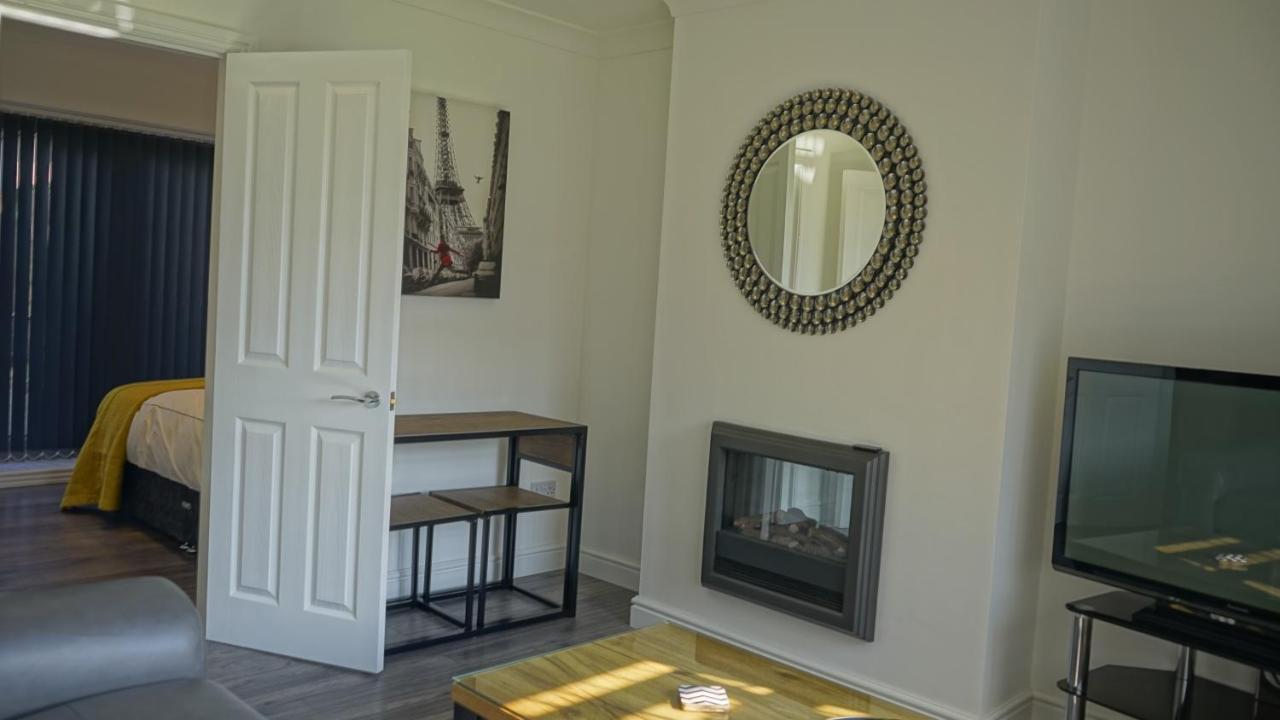Palm House Apartment Уиднис Екстериор снимка