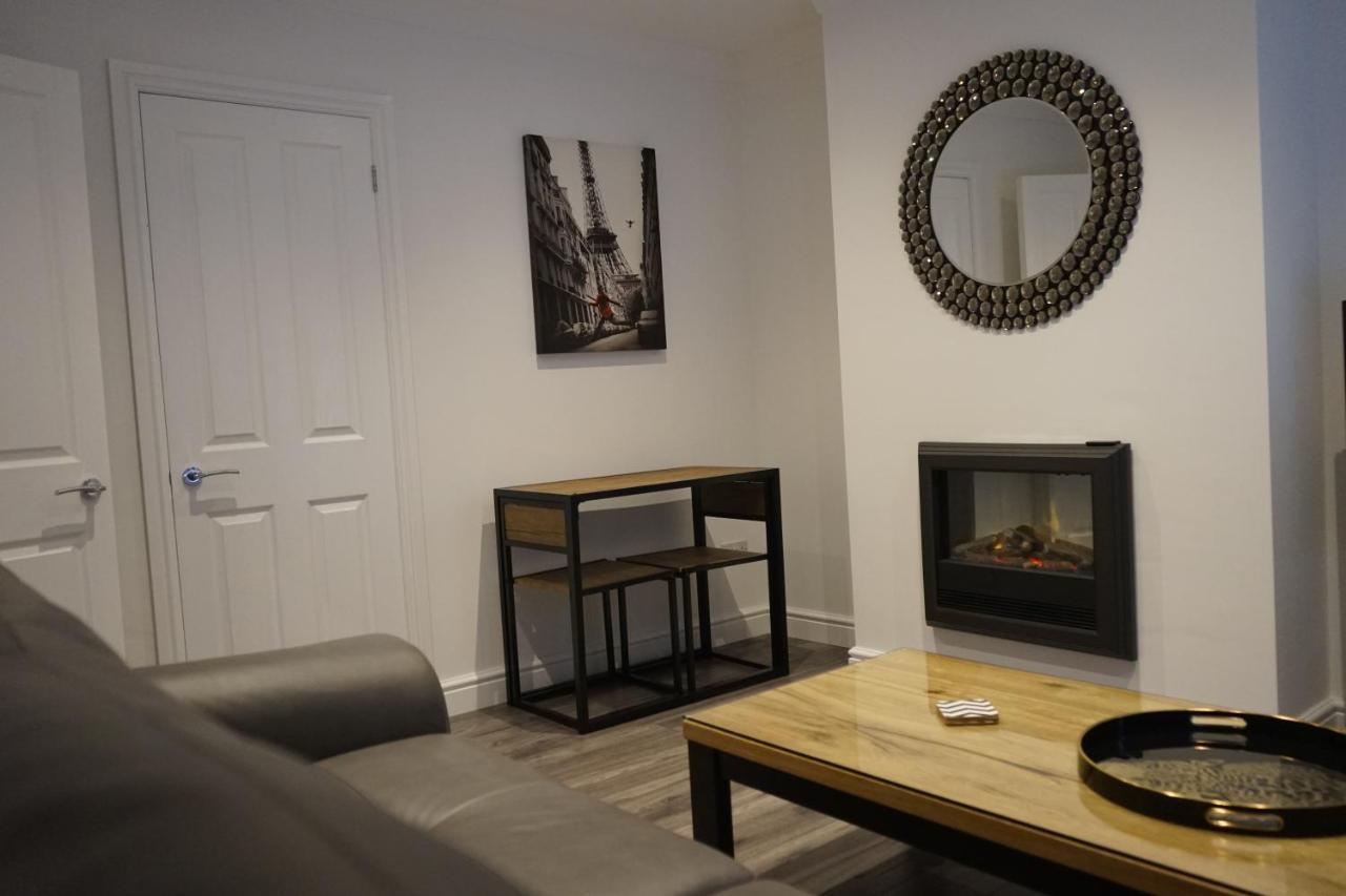 Palm House Apartment Уиднис Екстериор снимка