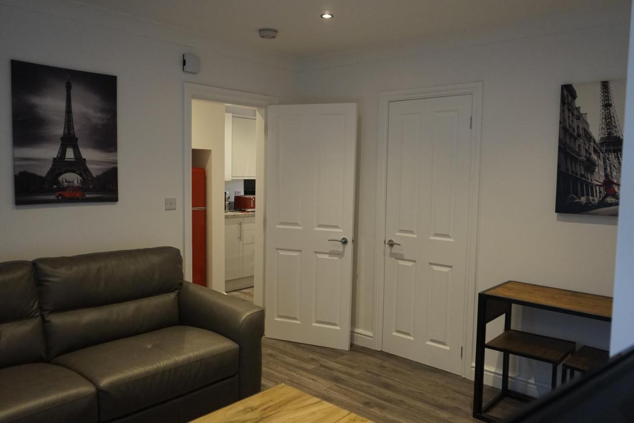 Palm House Apartment Уиднис Екстериор снимка