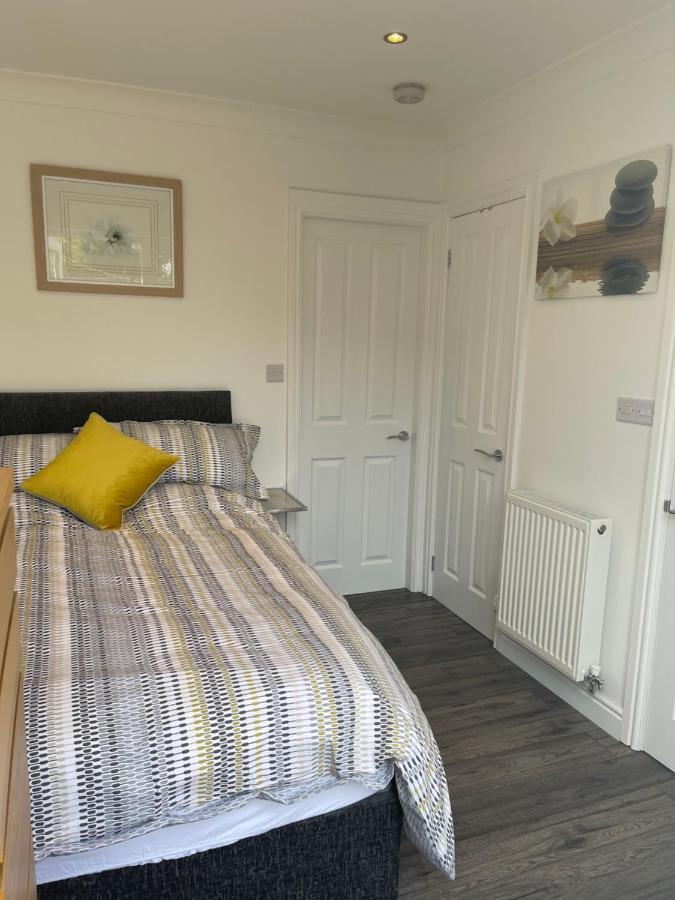 Palm House Apartment Уиднис Екстериор снимка