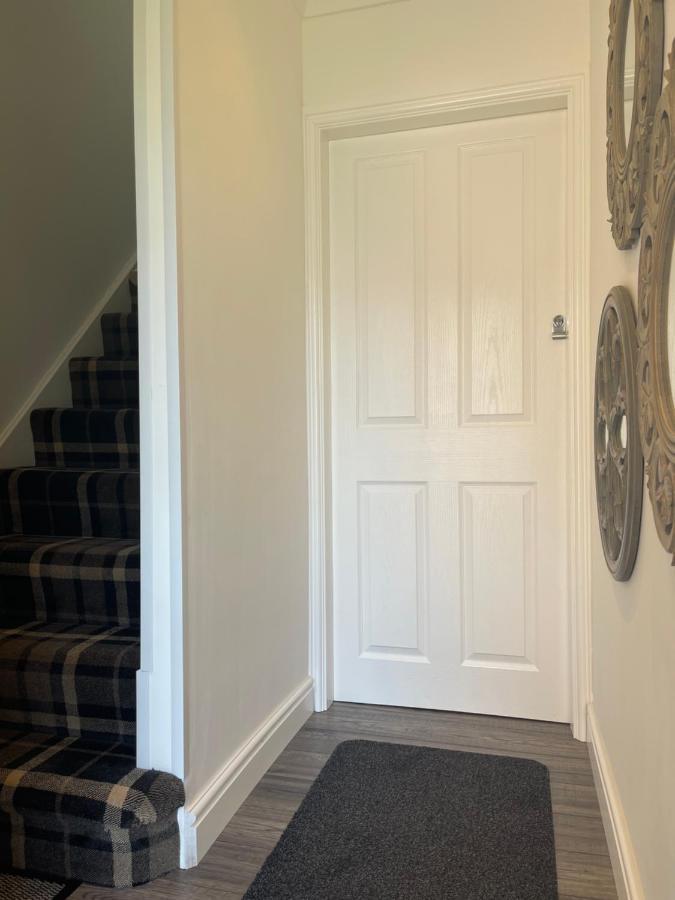 Palm House Apartment Уиднис Екстериор снимка
