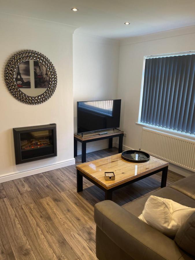 Palm House Apartment Уиднис Екстериор снимка