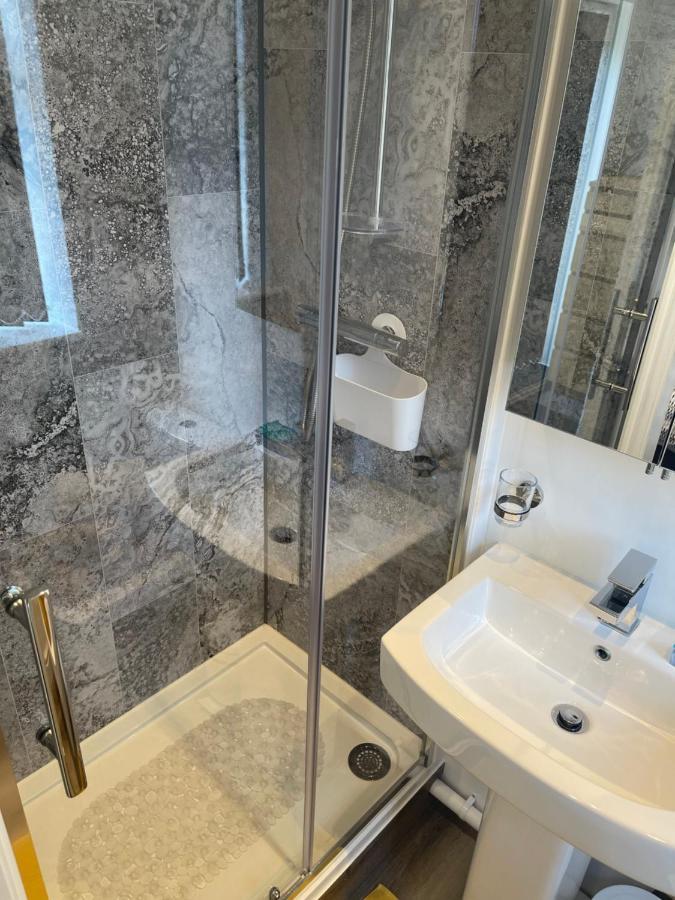 Palm House Apartment Уиднис Екстериор снимка