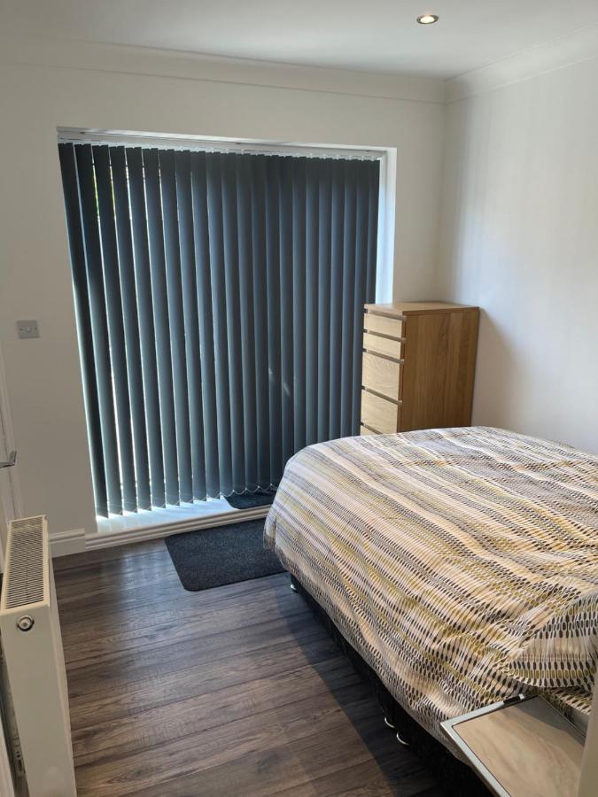 Palm House Apartment Уиднис Екстериор снимка